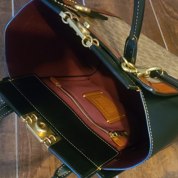 COACH TROUPE - Picture 10 of 10